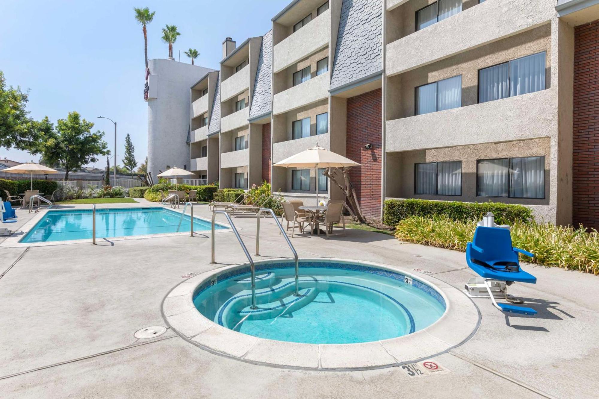 Best Western Plus West Covina Inn Ngoại thất bức ảnh